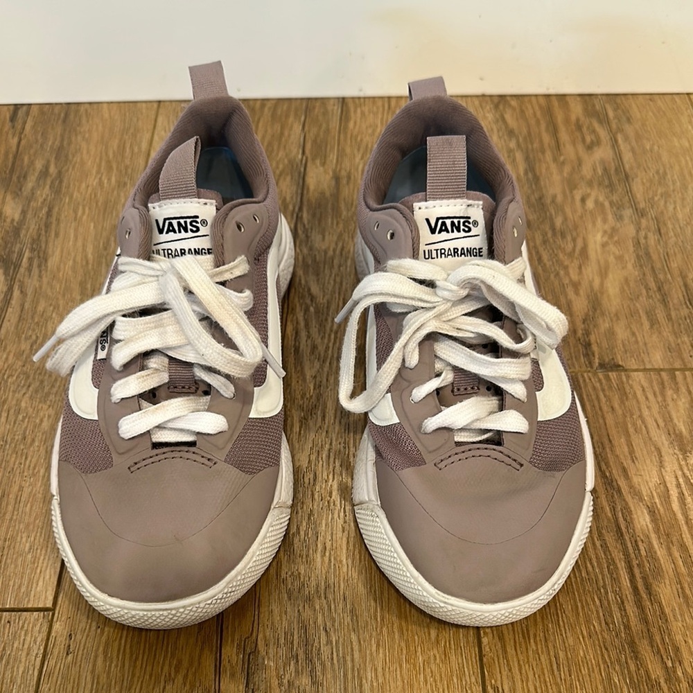 Vans Ultrarange in Light Purple and White Women’s Size 5.5
